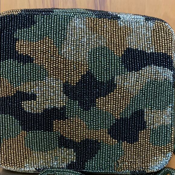 Hand Beaded Tiger Crossbody Bag Camo 7”x6”x2” w/ 23” Drop Zipper Tiana - Picture 6 of 13